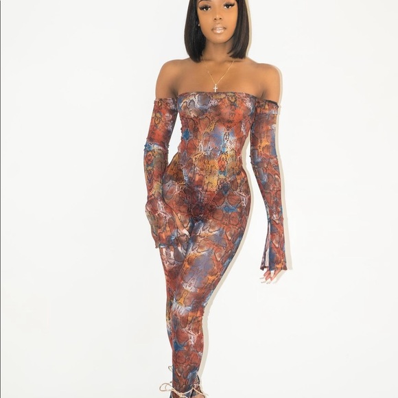 @therxch onesie with leggings (Snake charmer )